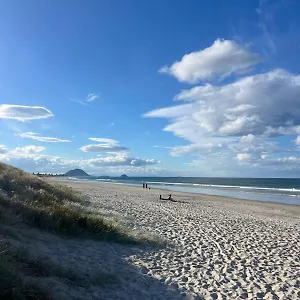  Guest house Beach, Pohutukawa Deluxe Studio, On Hugoway